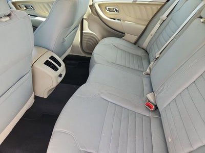 2013 Ford Taurus SE