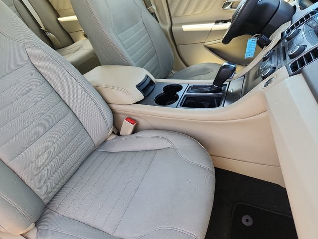 2013 Ford Taurus SE