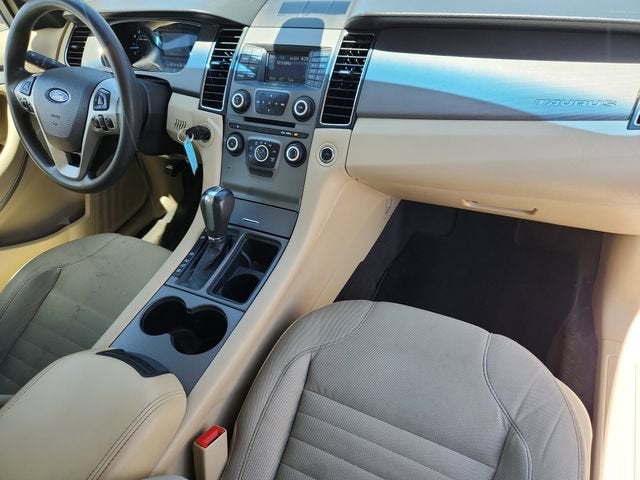 2013 Ford Taurus SE