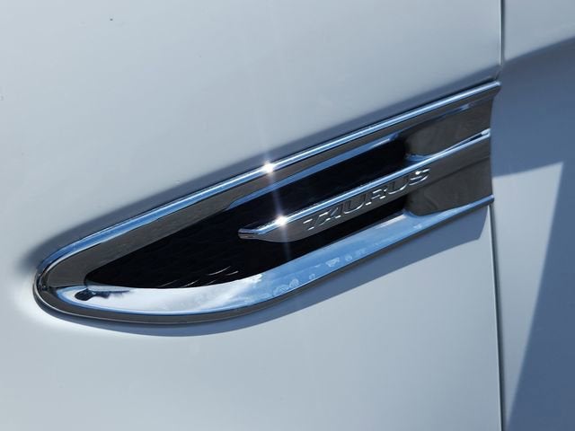 2013 Ford Taurus SE