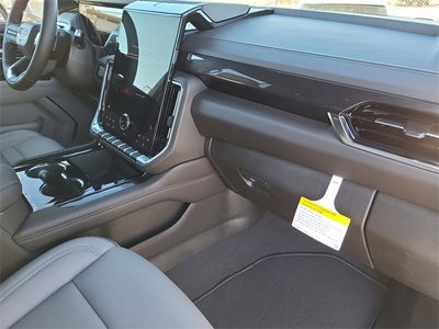 2025 GMC Yukon Elevation