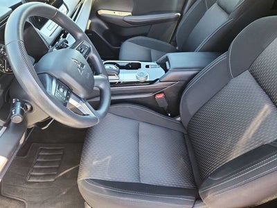 2025 Mitsubishi Outlander ES
