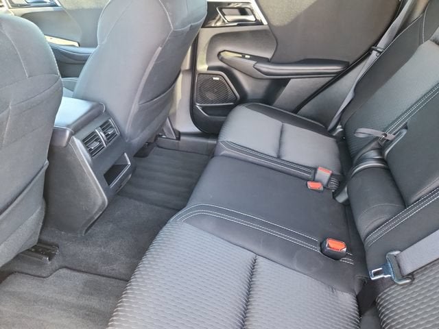 2025 Mitsubishi Outlander ES