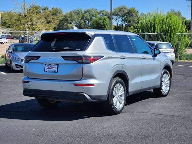 2025 Mitsubishi Outlander ES