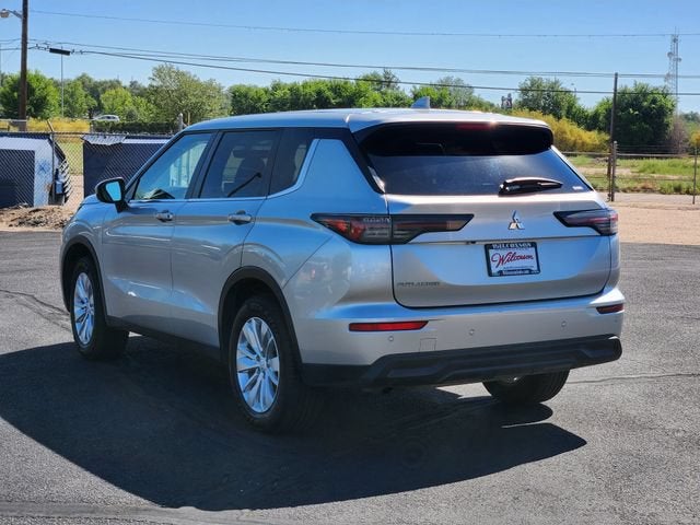 2025 Mitsubishi Outlander ES