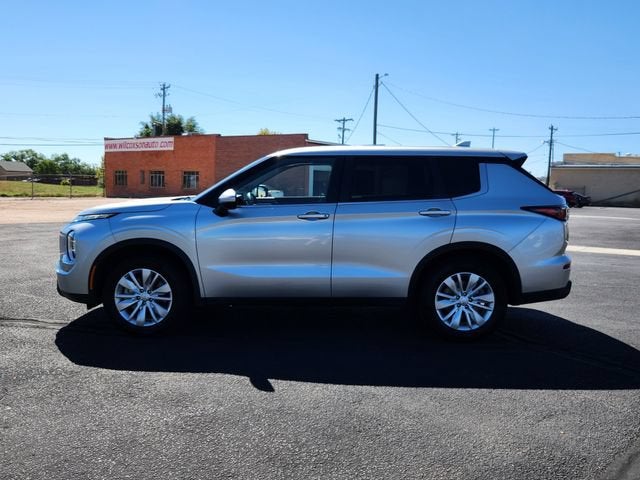 2025 Mitsubishi Outlander ES