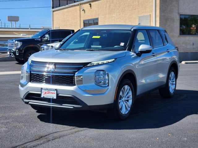 2025 Mitsubishi Outlander ES