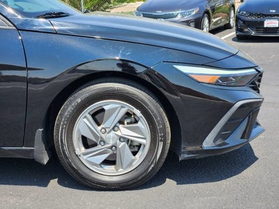 2024 Hyundai Elantra SE