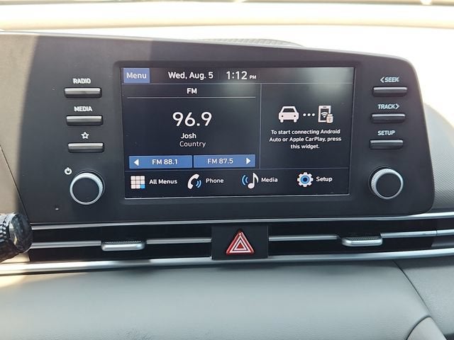 2024 Hyundai Elantra SE